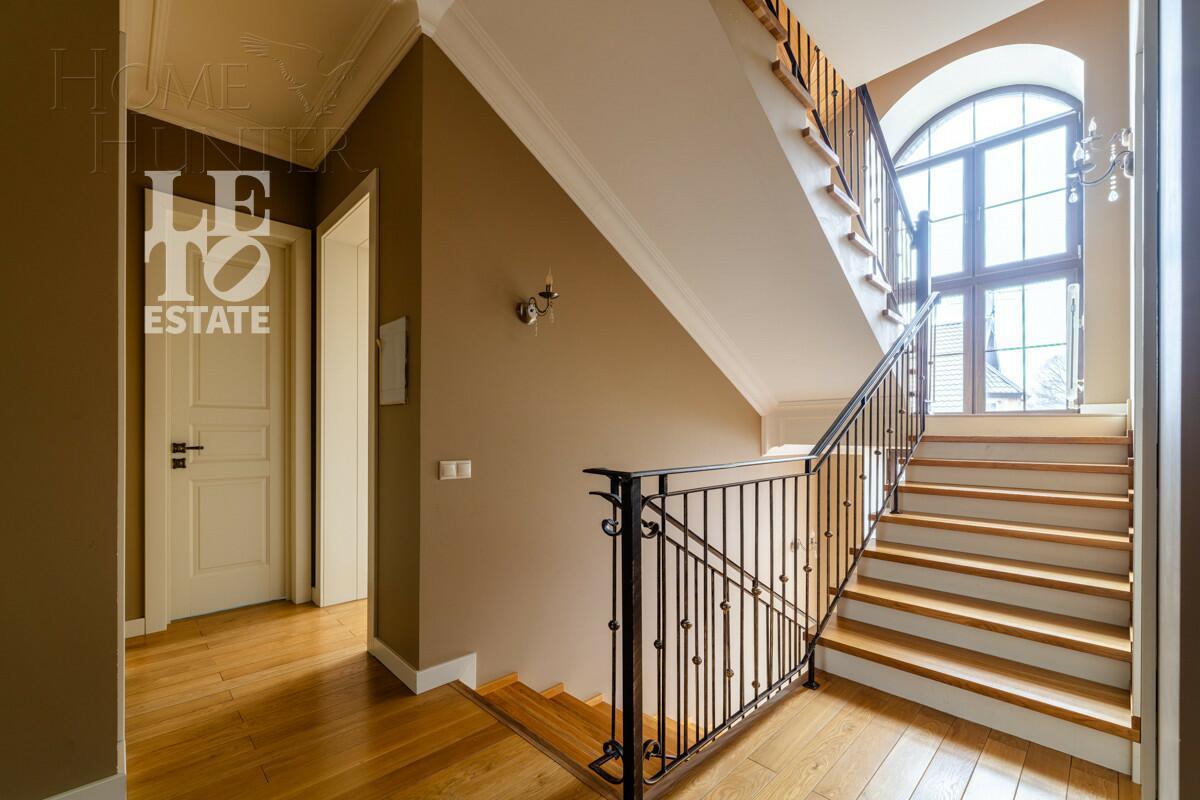 2-этажный коттедж 360 м² с отделкой