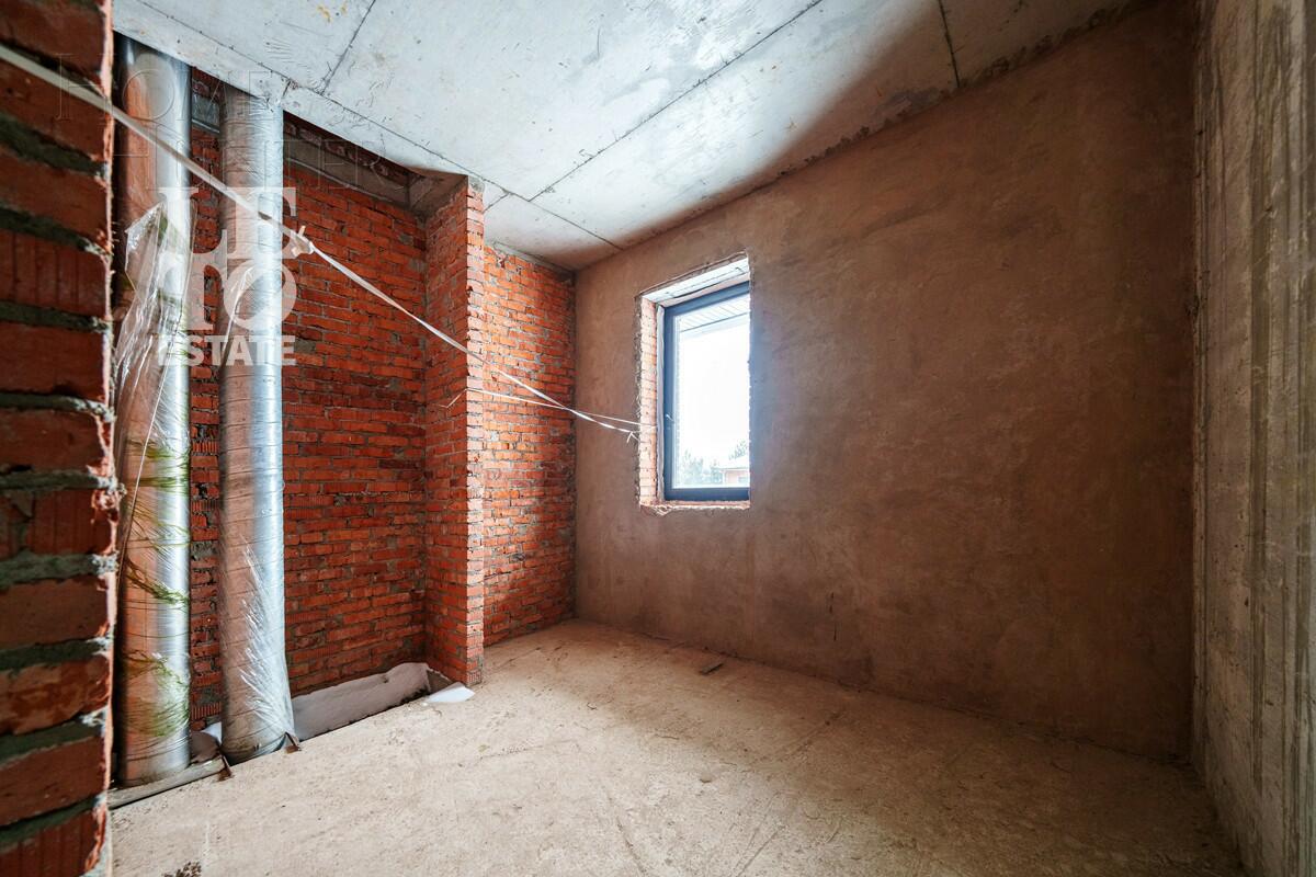 2-этажный коттедж 691.4 м² без отделки