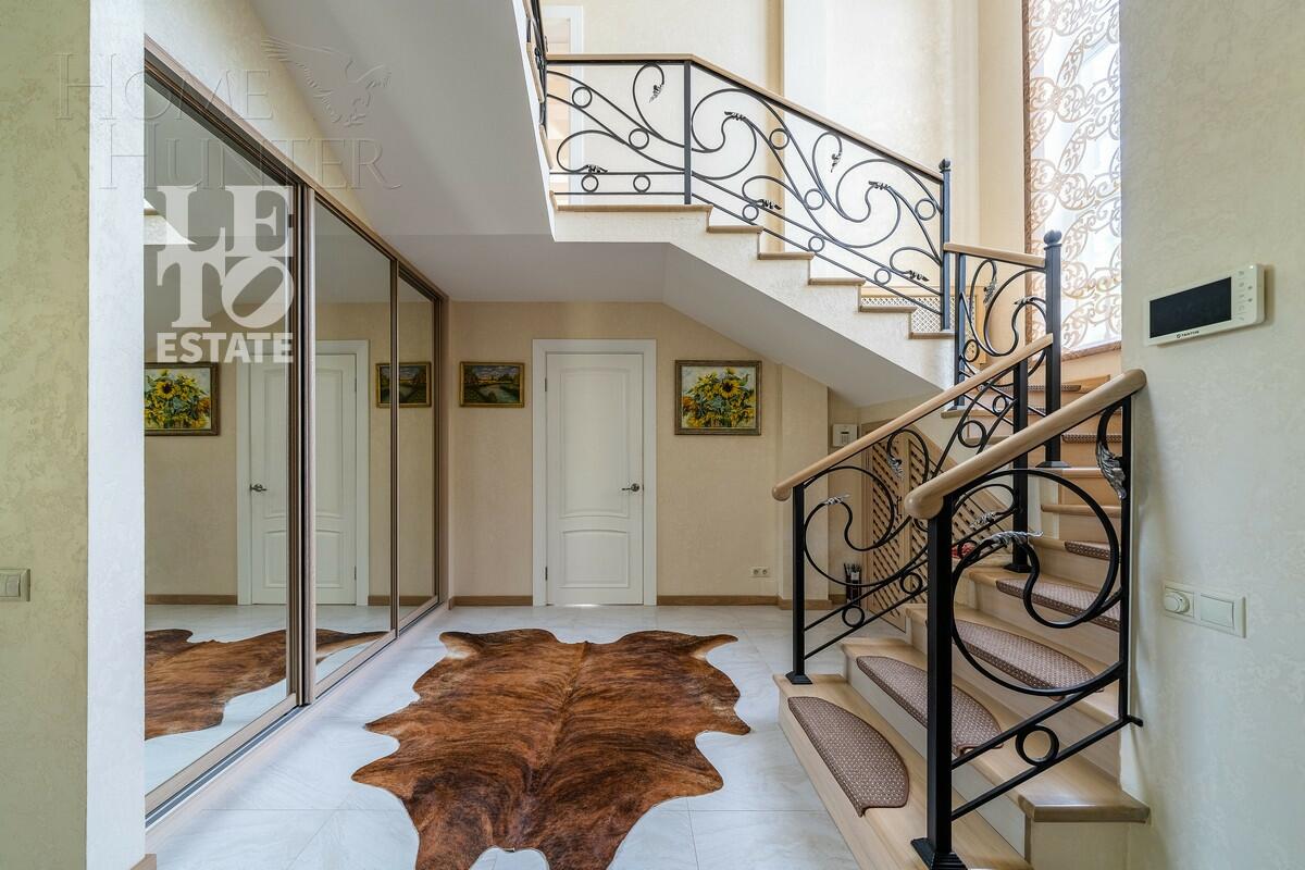 2-этажный коттедж 286.6 м² с отделкой