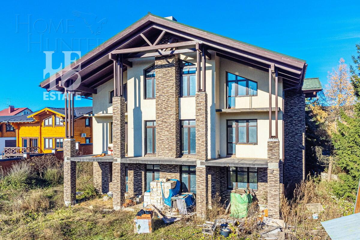 3-этажный коттедж 690 м² без отделки