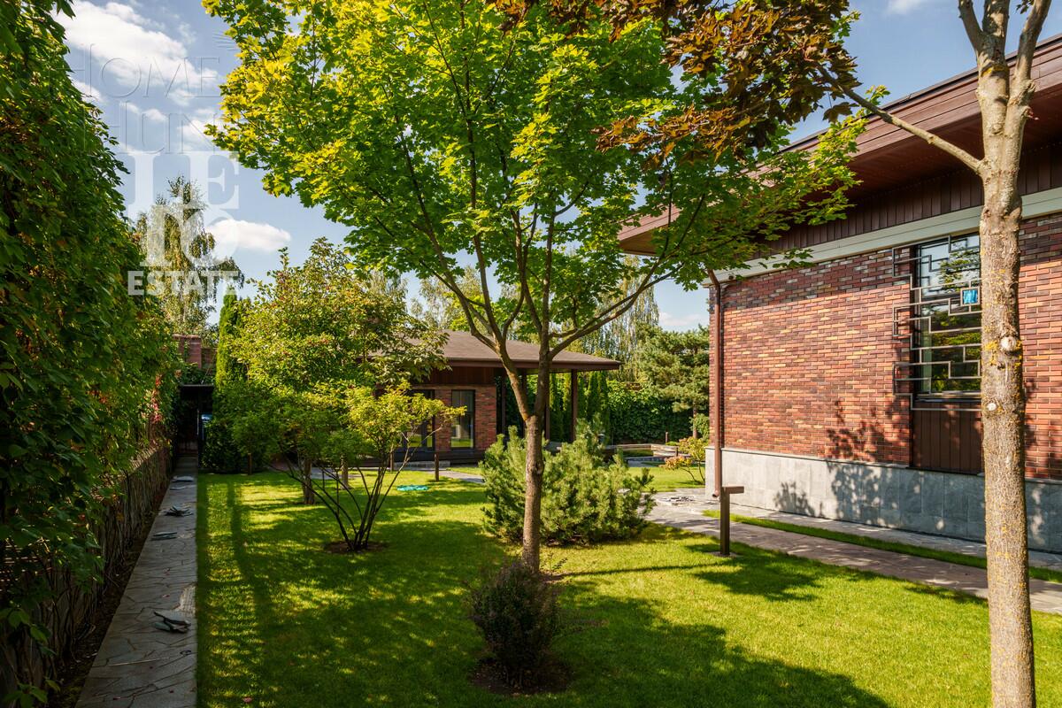 2-этажный коттедж 745 м² с отделкой