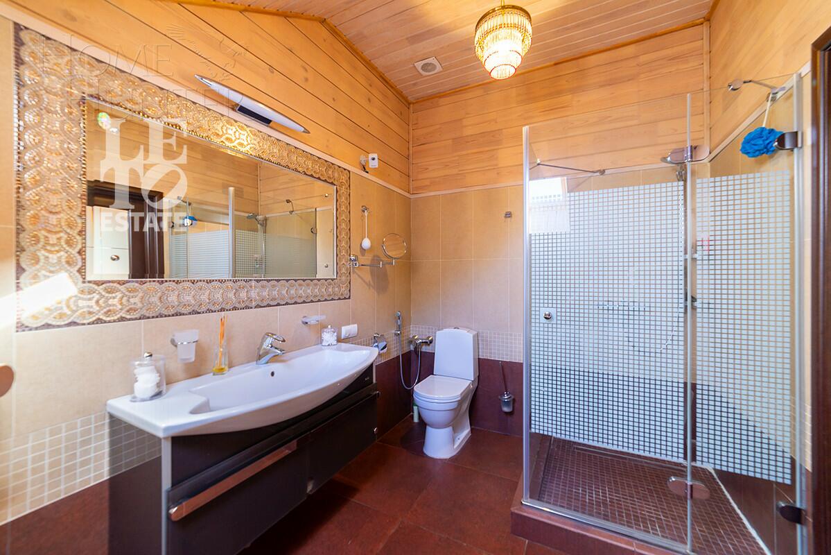 2-этажный коттедж 350 м² с отделкой