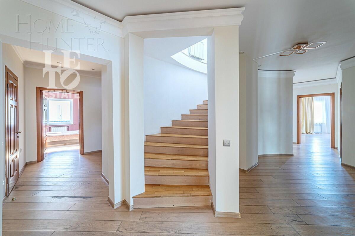 2-этажный коттедж 600 м² с отделкой