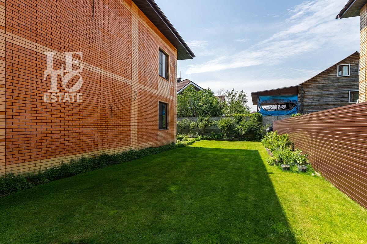 2-этажный коттедж 300.2 м² без отделки