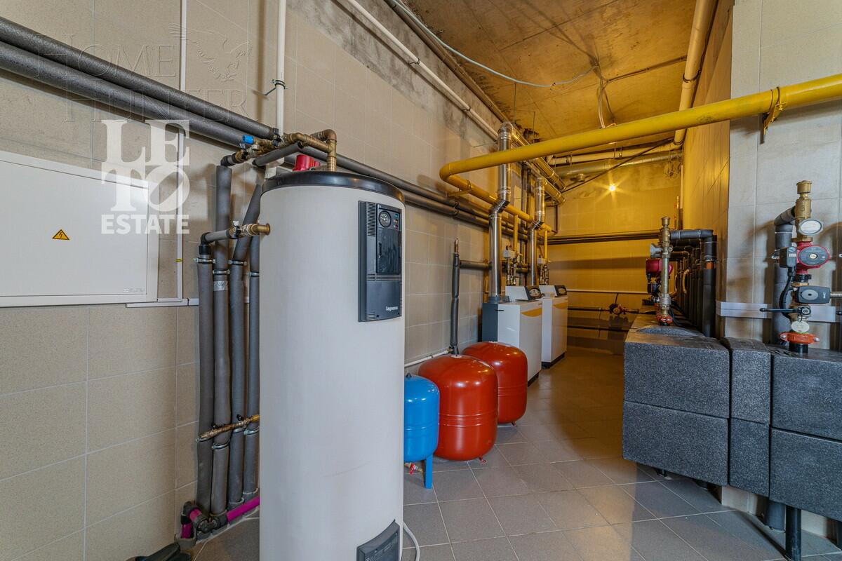 3-этажный коттедж 4 000 м² с отделкой