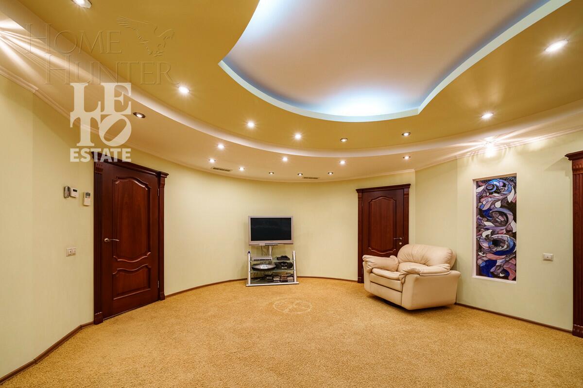 3-этажный коттедж 384.4 м² с отделкой