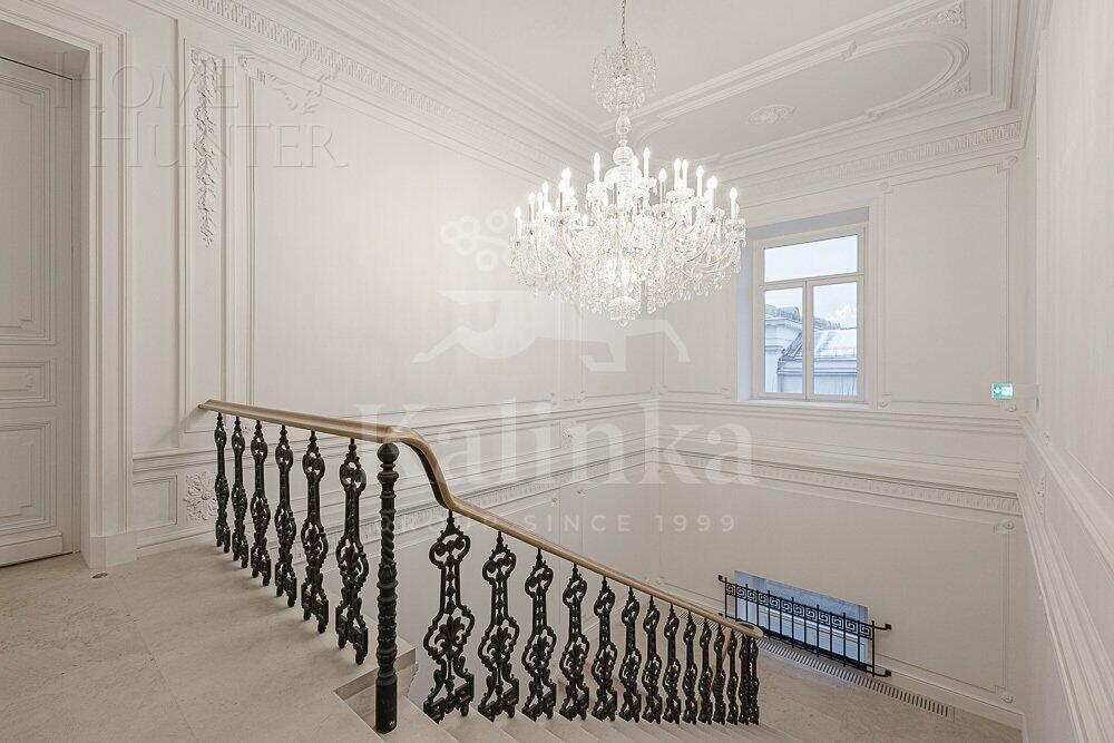 4-КОМН. КВАРТИРА С ОТДЕЛКОЙ 210 М² НА 2 ЭТАЖЕ