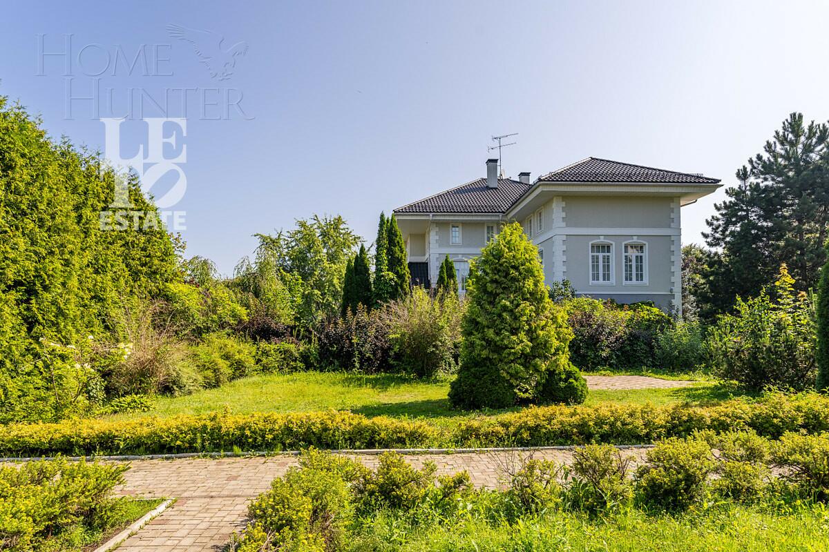 2-этажный коттедж 600 м² с отделкой