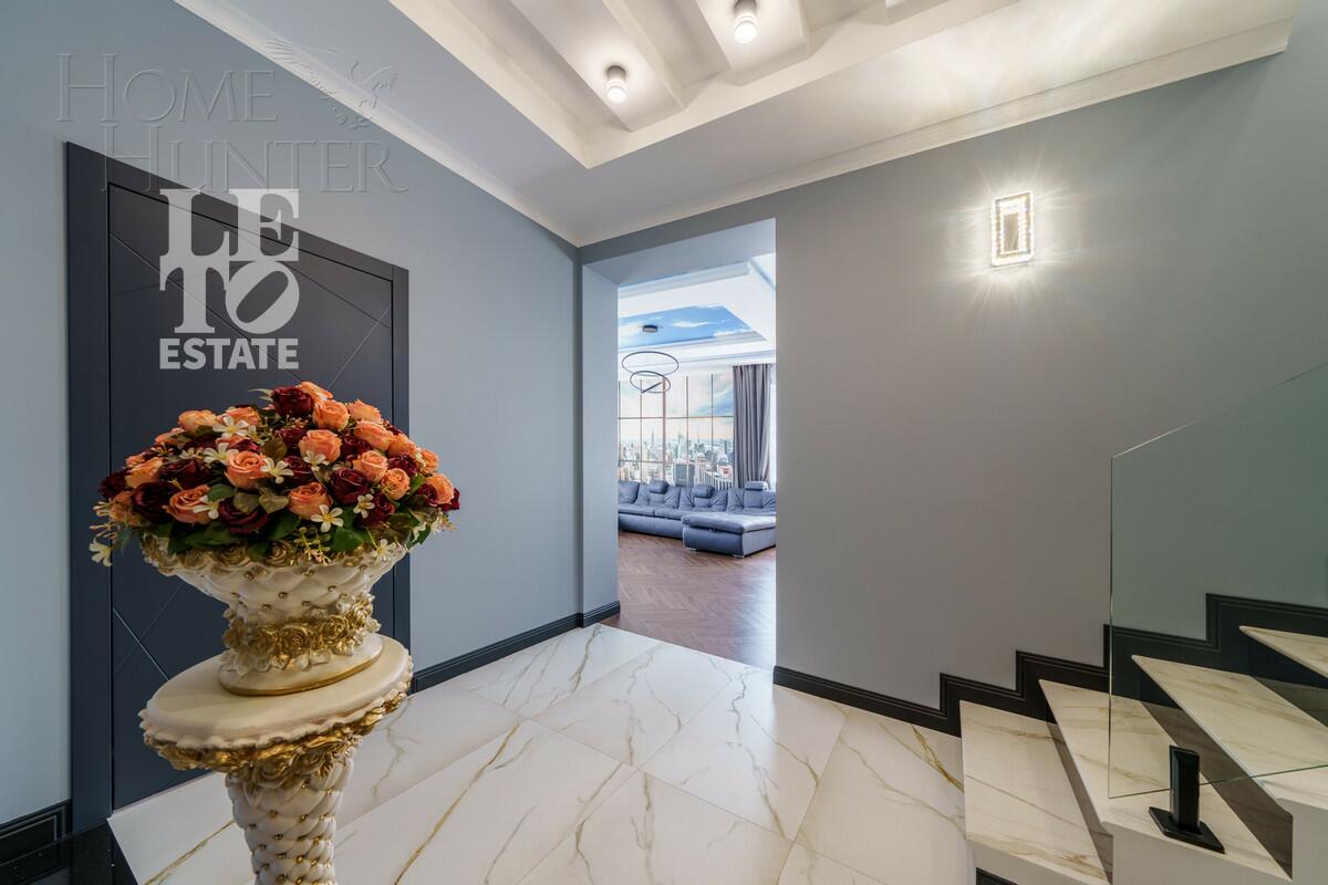 2-этажный коттедж 244 м² с отделкой