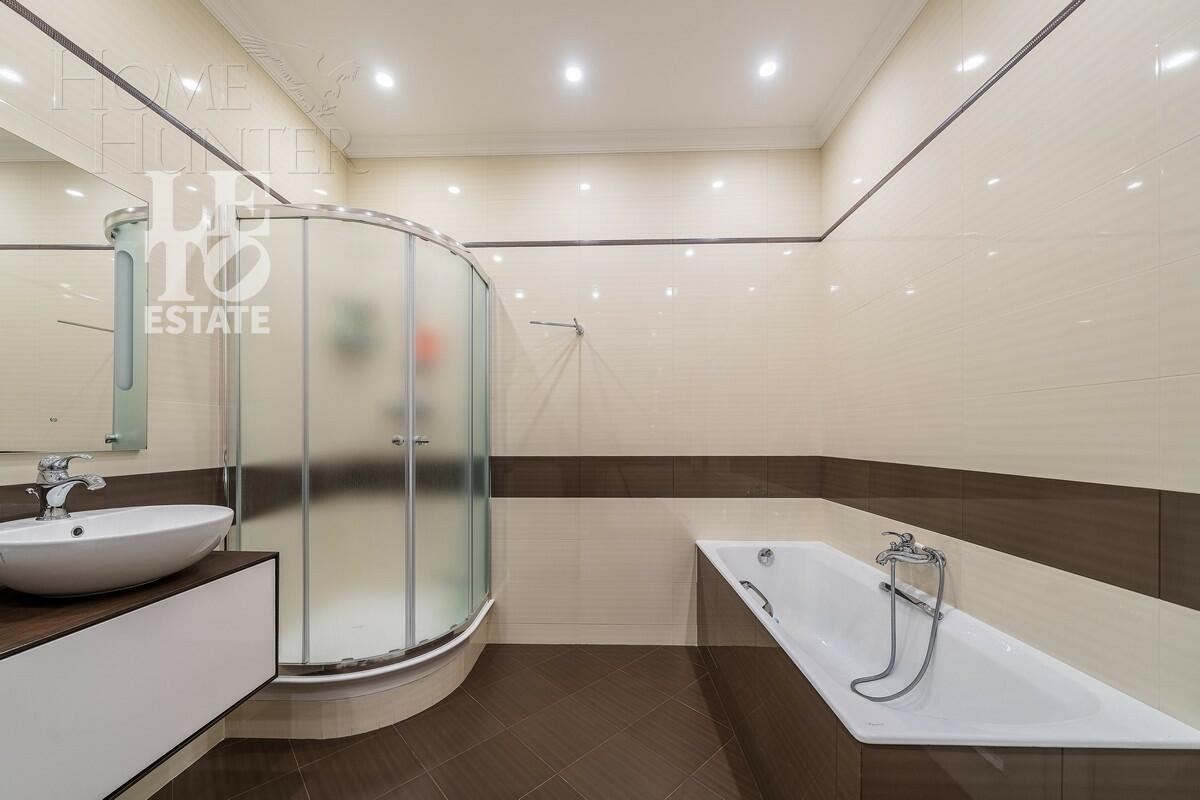 2-этажный коттедж 286.6 м² с отделкой