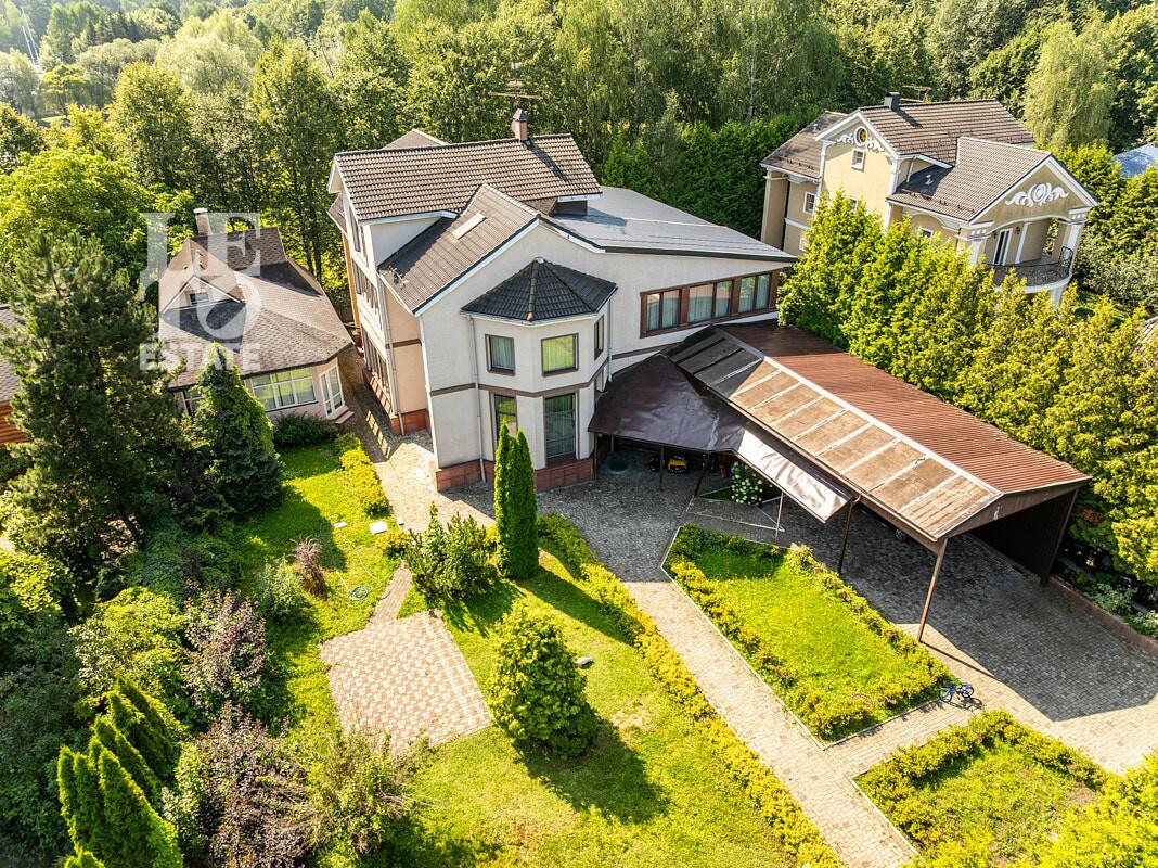 2-этажный коттедж 600 м² с отделкой