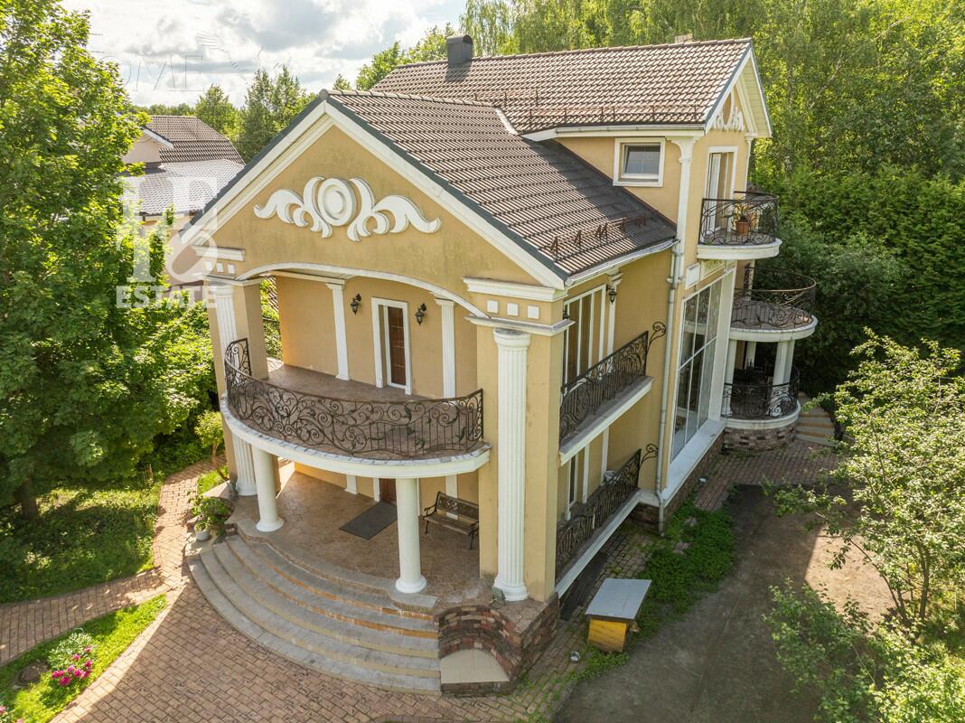 3-этажный коттедж 384.4 м² с отделкой