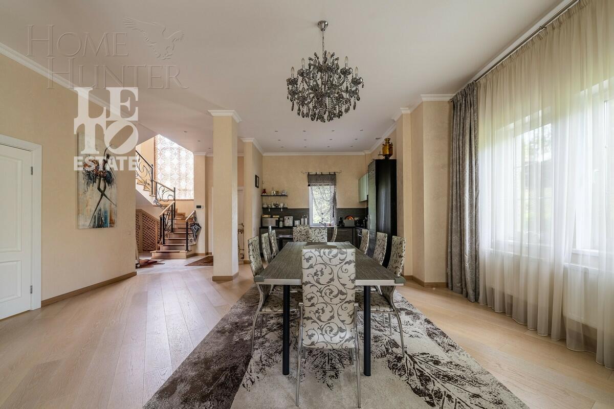 2-этажный коттедж 286.6 м² с отделкой