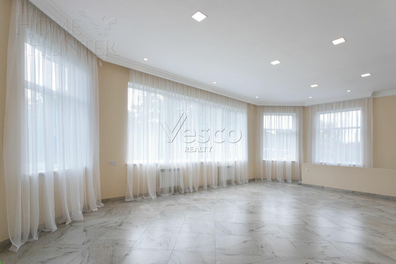 2-этажный коттедж 450 м² с отделкой