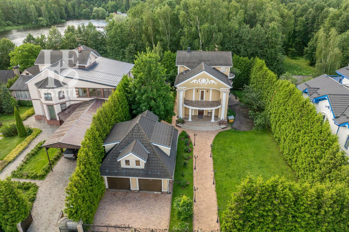 3-этажный коттедж 384.4 м² с отделкой