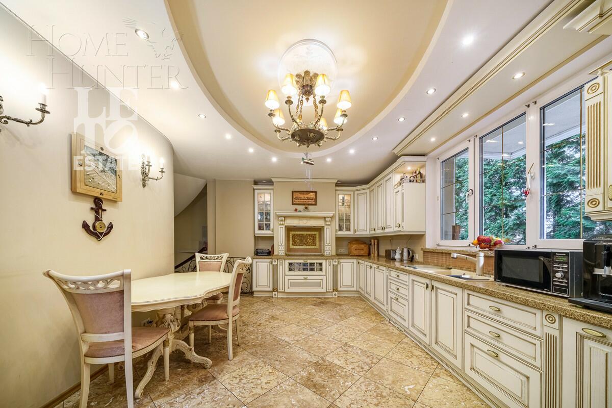 3-этажный коттедж 384.4 м² с отделкой