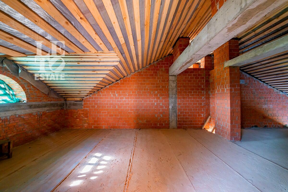 2-этажный коттедж 1 050 м² без отделки