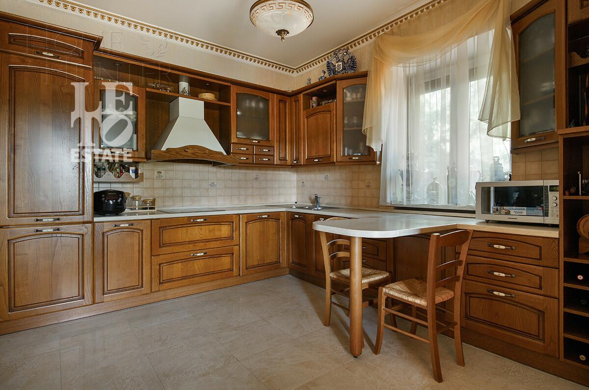 3-этажный коттедж 406 м² с отделкой