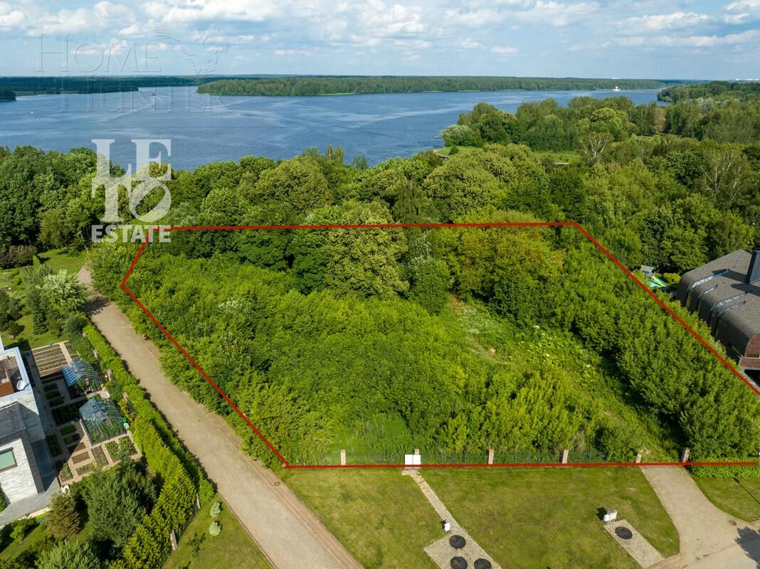 Участок 54.02 сот. в охраняемом поселке