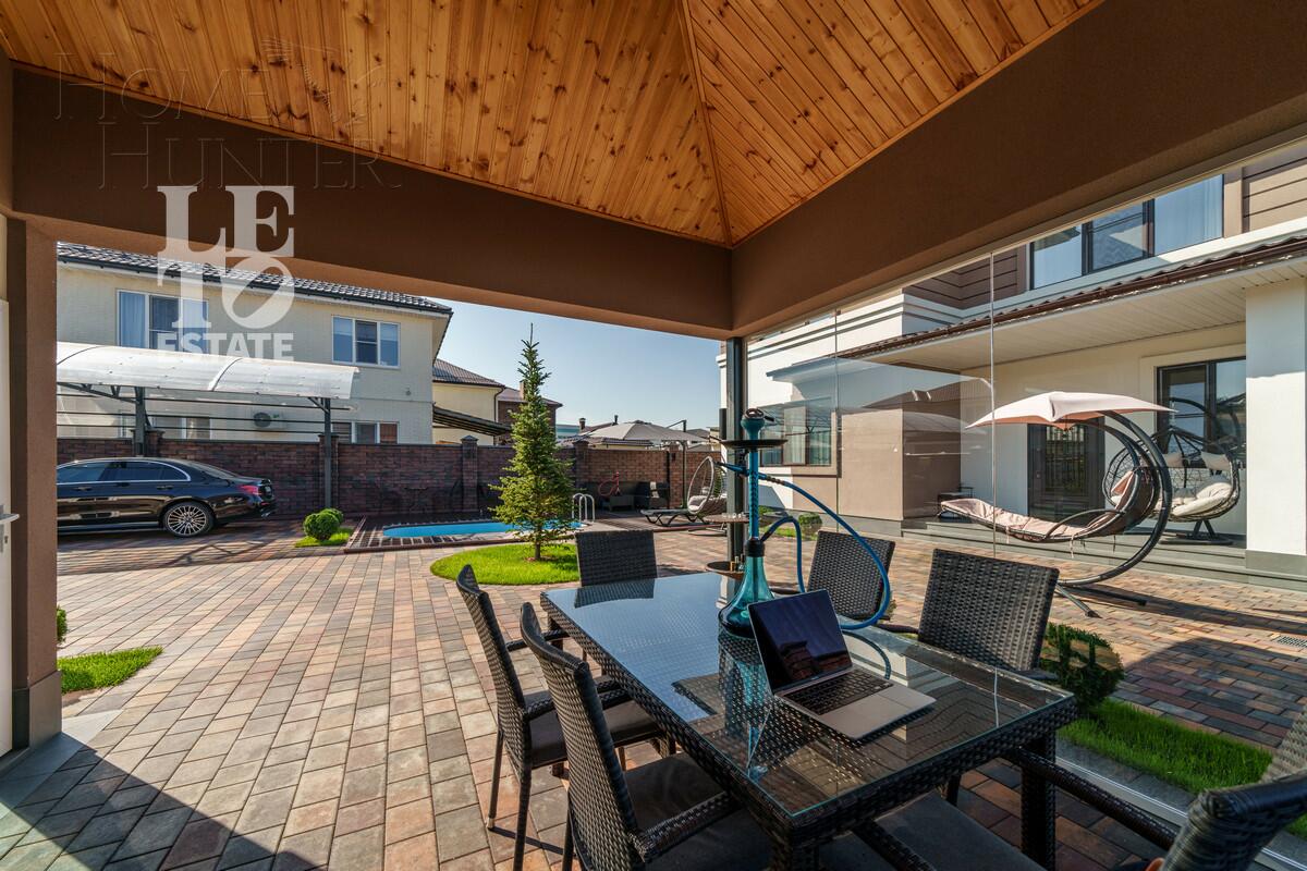 2-этажный коттедж 244 м² с отделкой