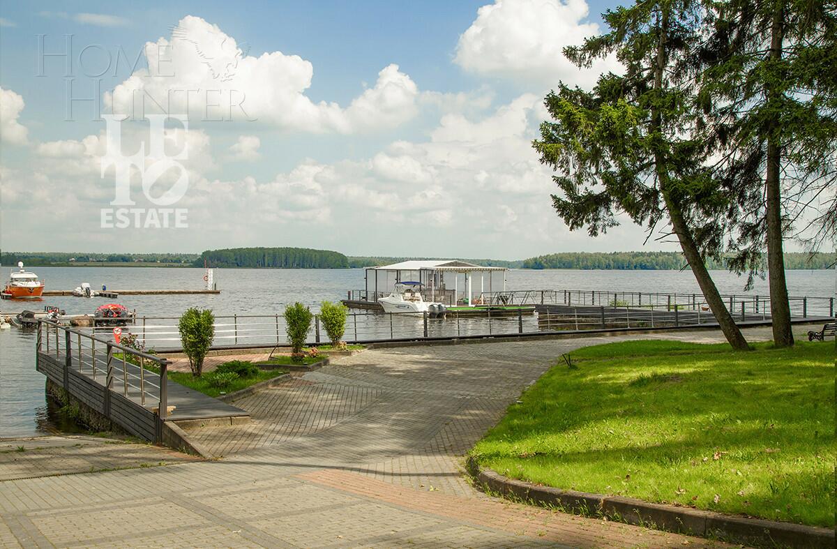 3-этажный коттедж 4 000 м² с отделкой