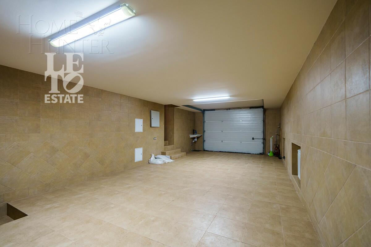 3-этажный коттедж 600 м² с отделкой