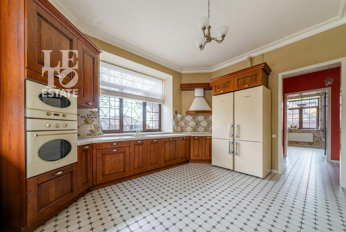 2-этажный коттедж 360 м² с отделкой