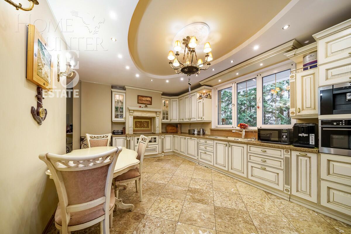 3-этажный коттедж 384.4 м² с отделкой