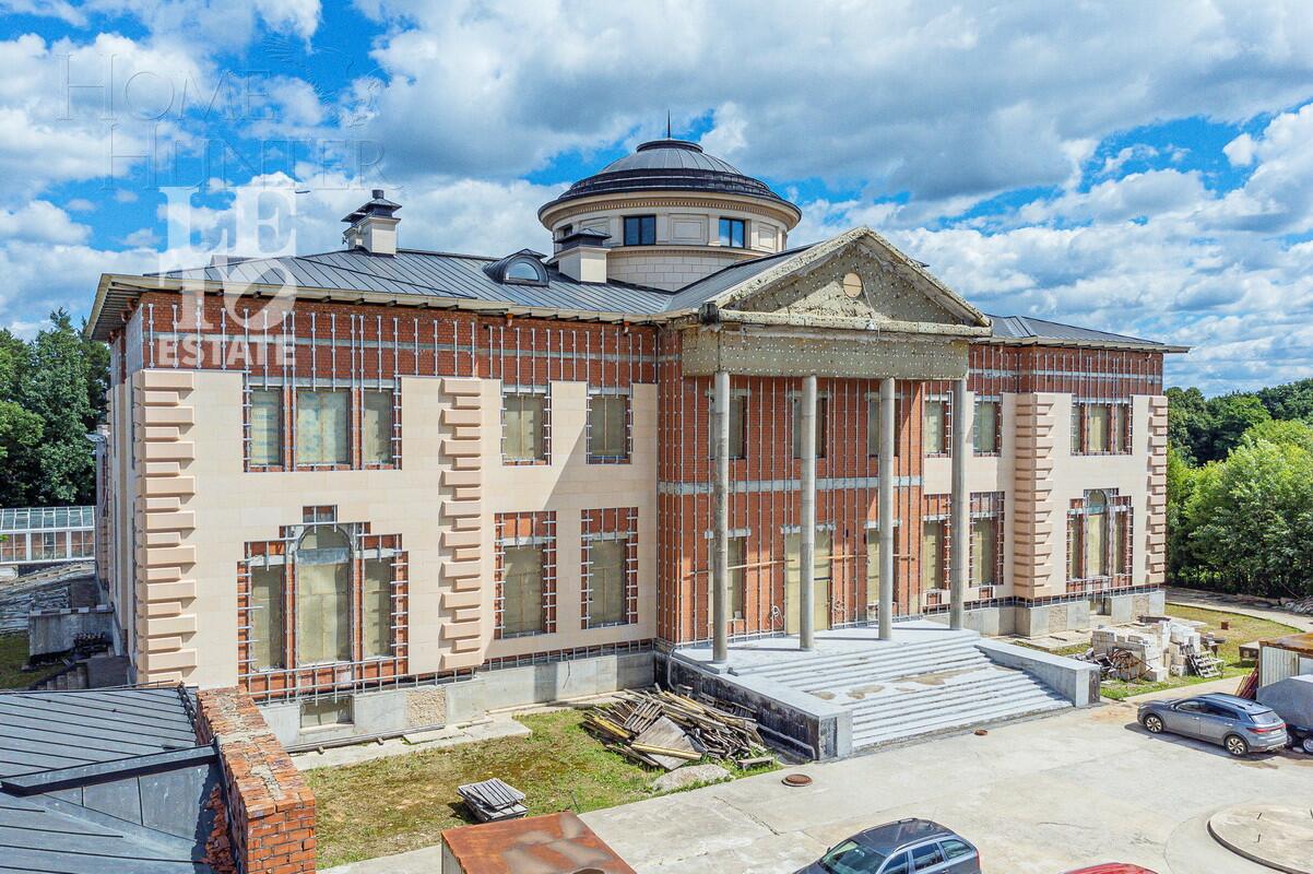 3-этажный коттедж 4 000 м² с отделкой