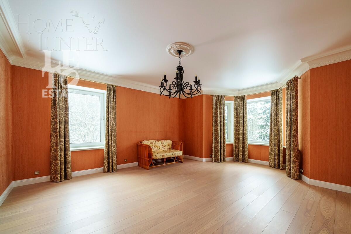 3-этажный коттедж 600 м² с отделкой