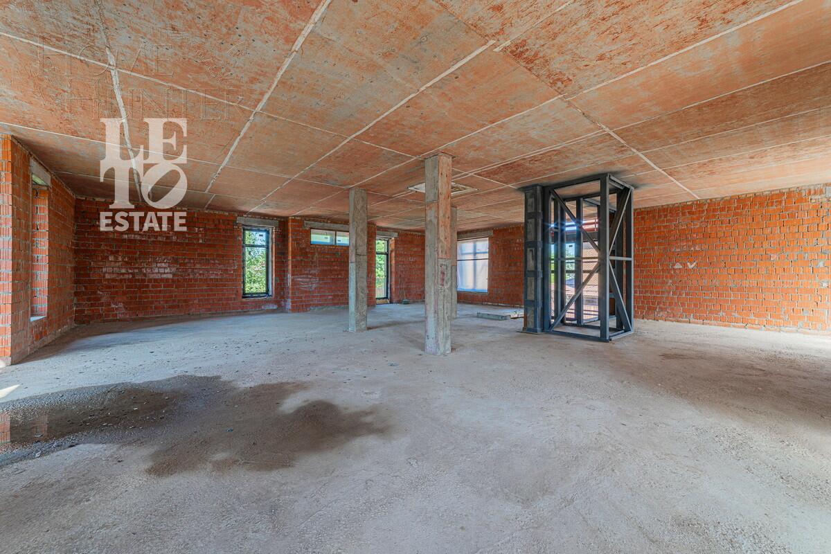 2-этажный коттедж 498 м² без отделки