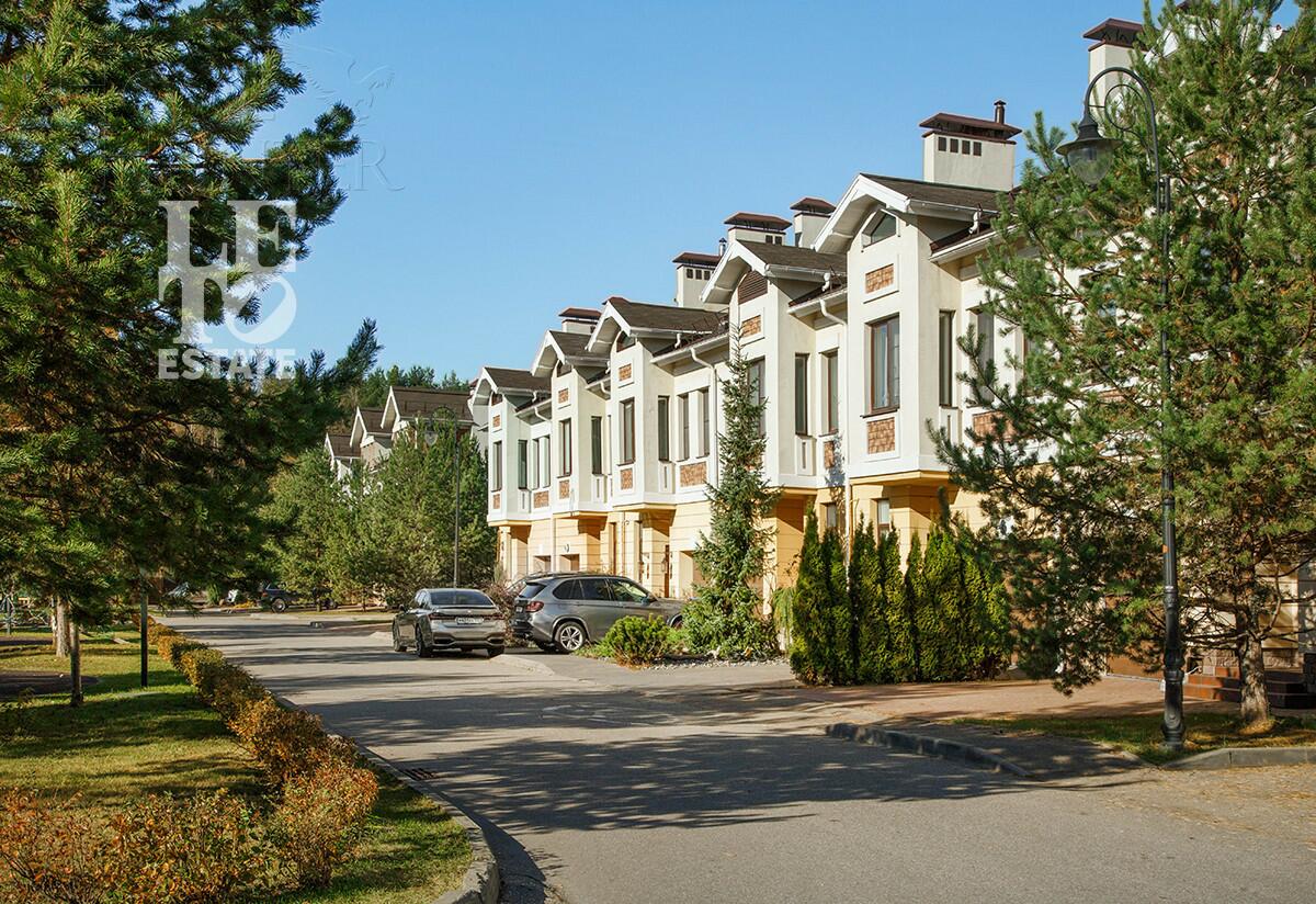 Участок 26.7 сот. в охраняемом поселке