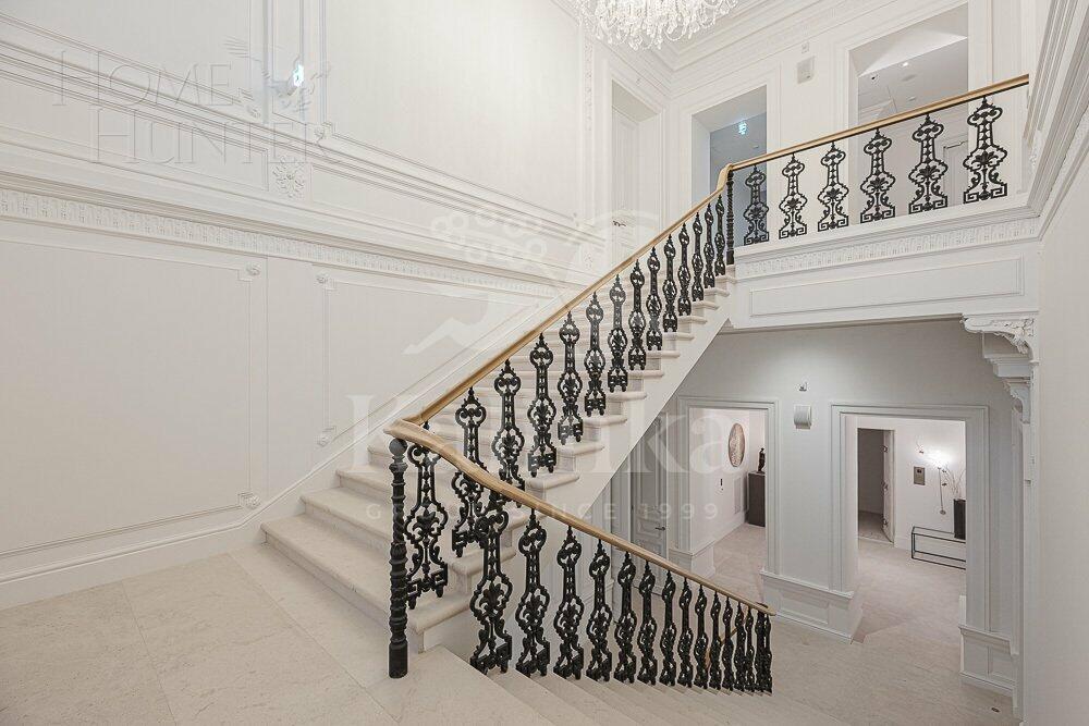 4-КОМН. КВАРТИРА С ОТДЕЛКОЙ 210 М² НА 2 ЭТАЖЕ