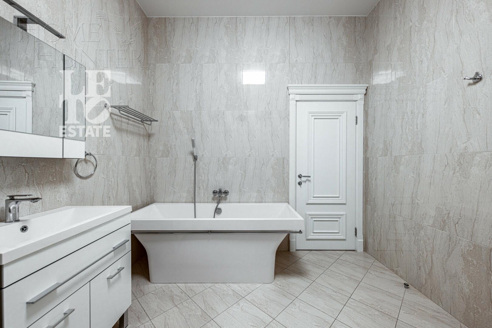 1-этажный коттедж 328 м² с отделкой