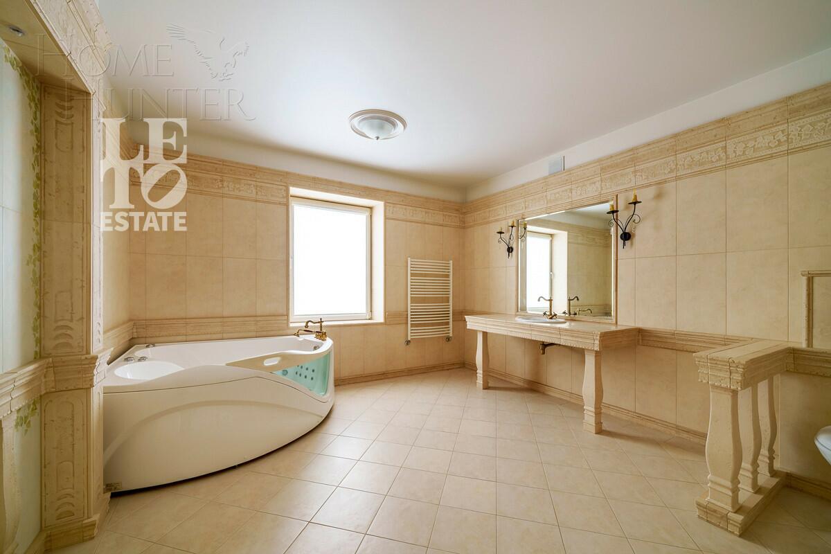 3-этажный коттедж 600 м² с отделкой