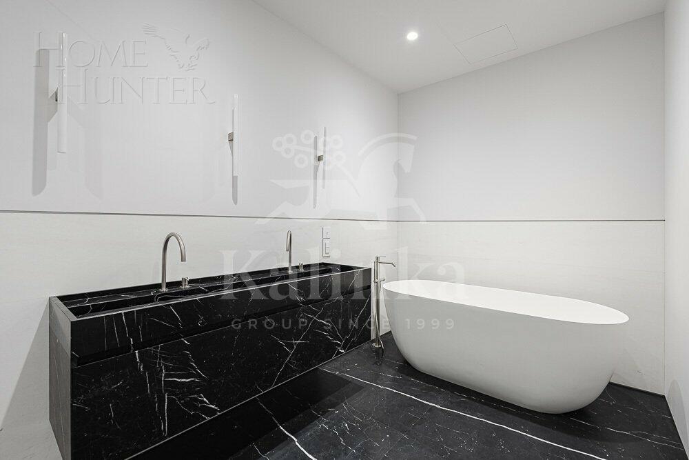 4-КОМН. КВАРТИРА С ОТДЕЛКОЙ 210 М² НА 2 ЭТАЖЕ