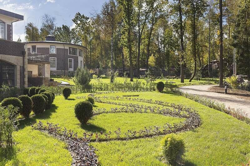 2-этажный коттедж 4 000 м² с отделкой