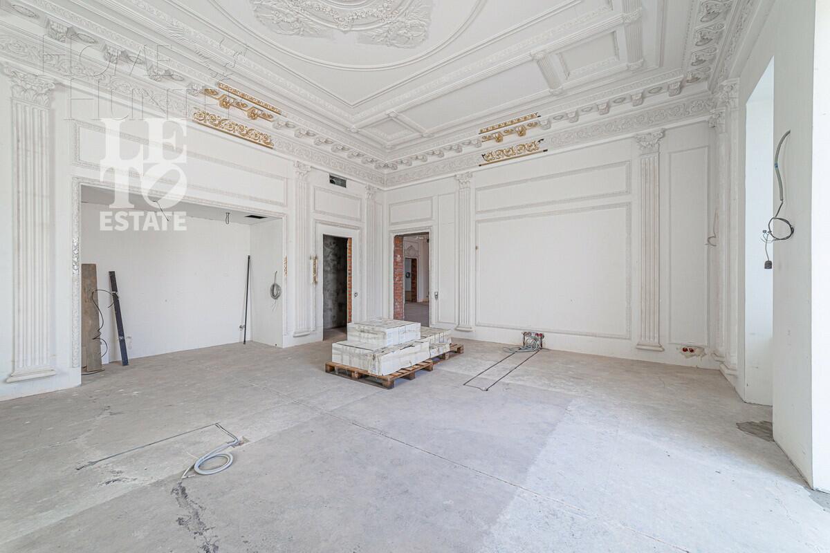 3-этажный коттедж 4 000 м² с отделкой