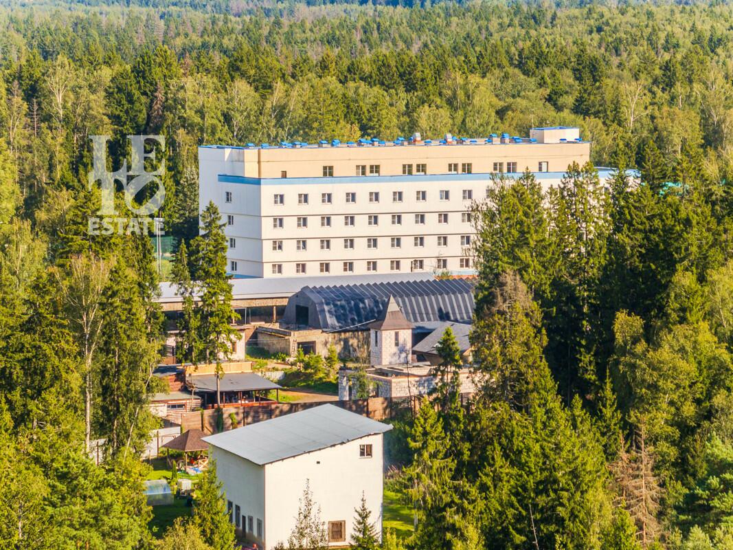 3-этажный коттедж 600 м² с отделкой