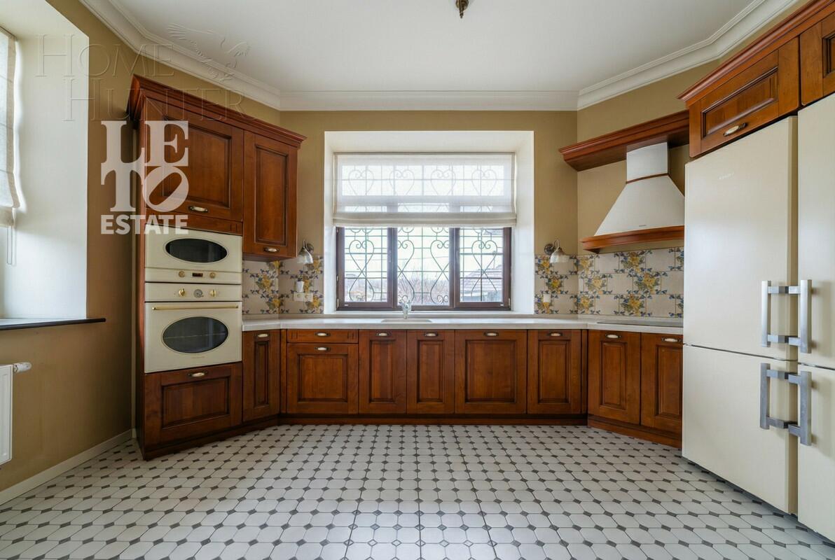 2-этажный коттедж 360 м² с отделкой