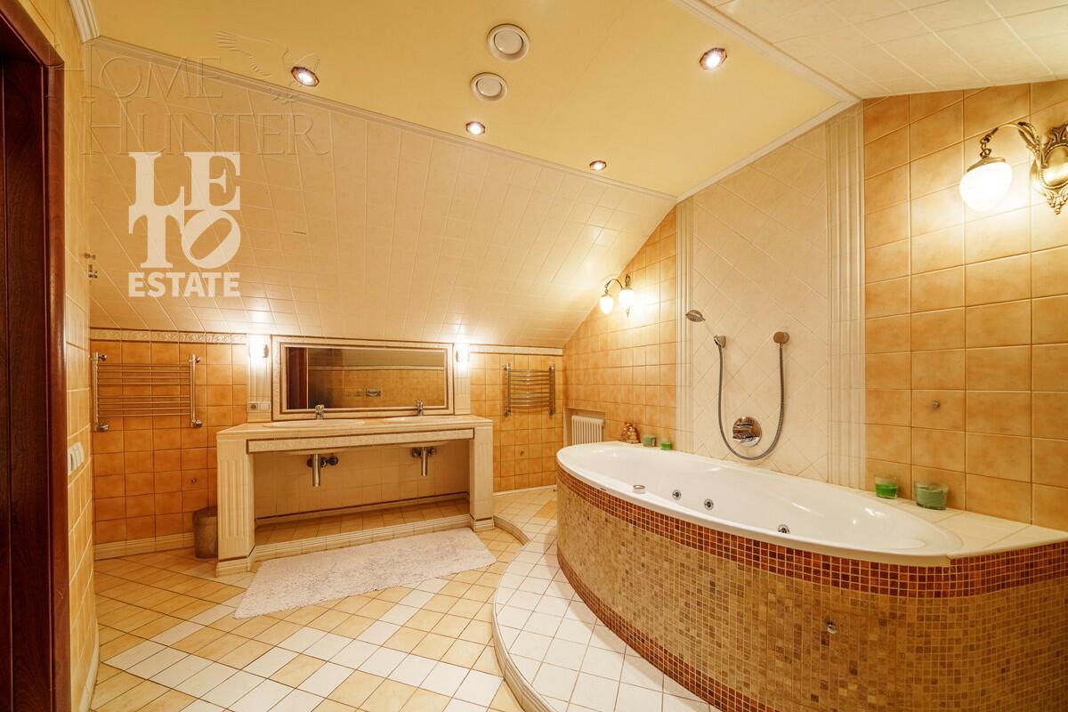 3-этажный коттедж 384.4 м² с отделкой