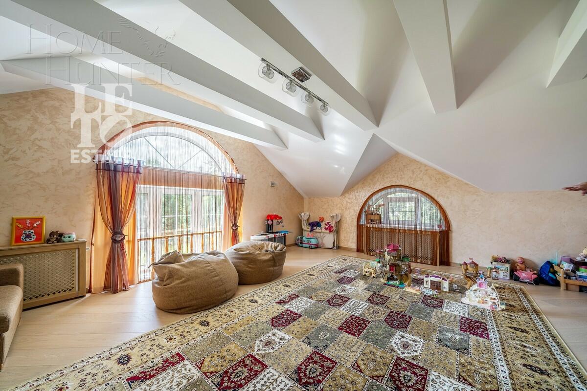 2-этажный коттедж 286.6 м² с отделкой