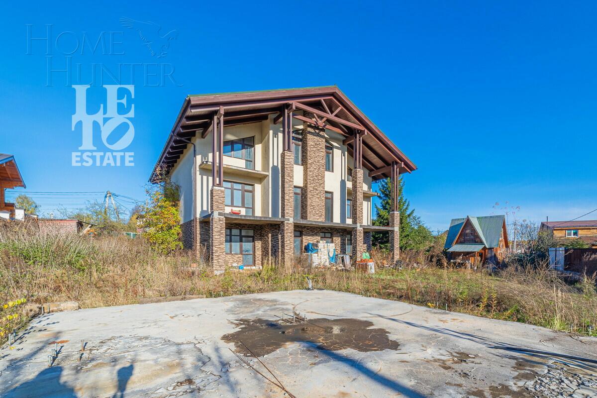 3-этажный коттедж 690 м² без отделки