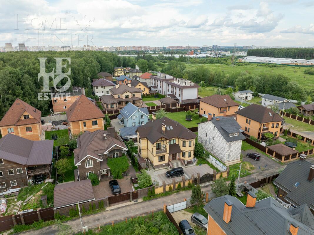 2-этажный коттедж 300.2 м² без отделки