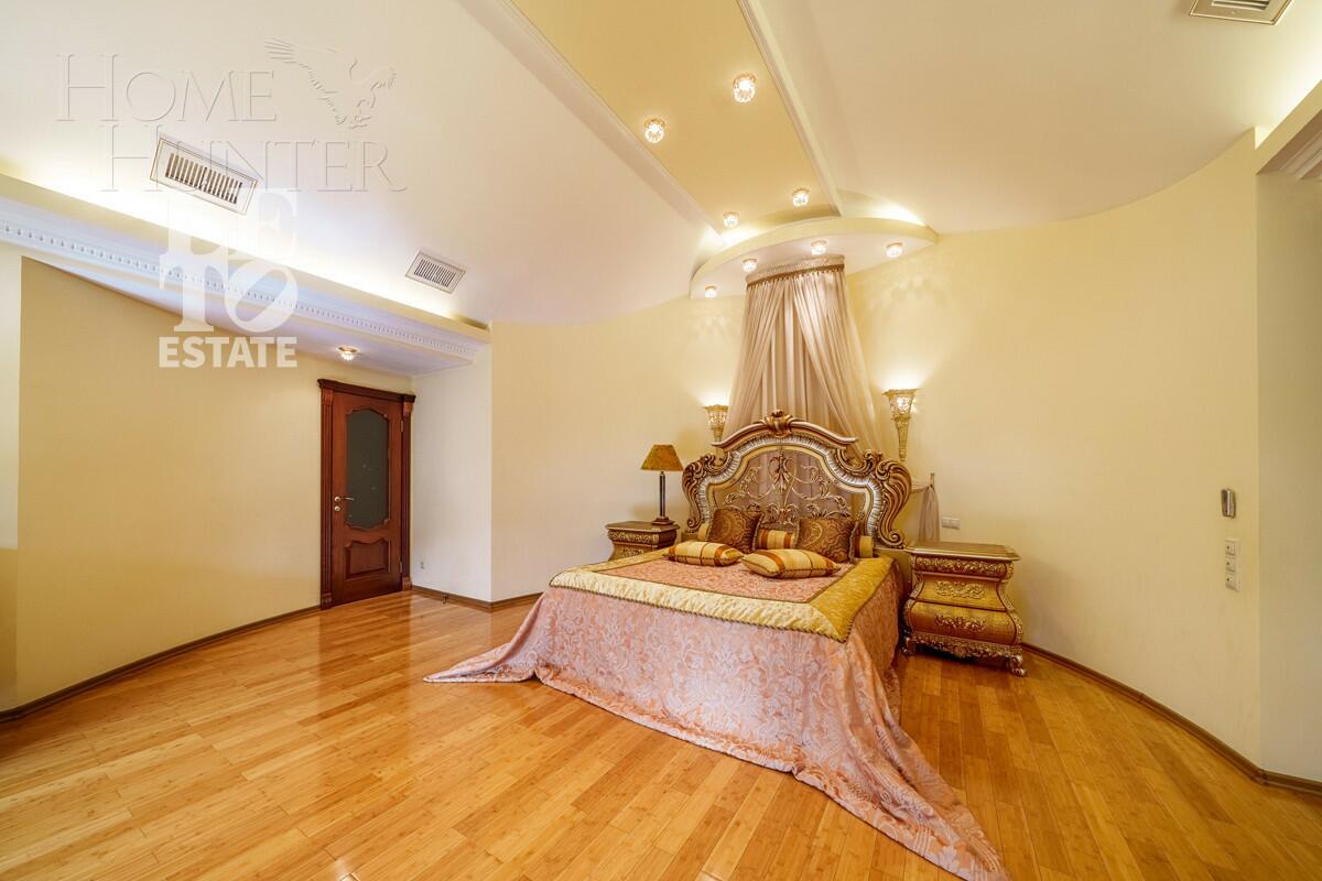 3-этажный коттедж 384.4 м² с отделкой