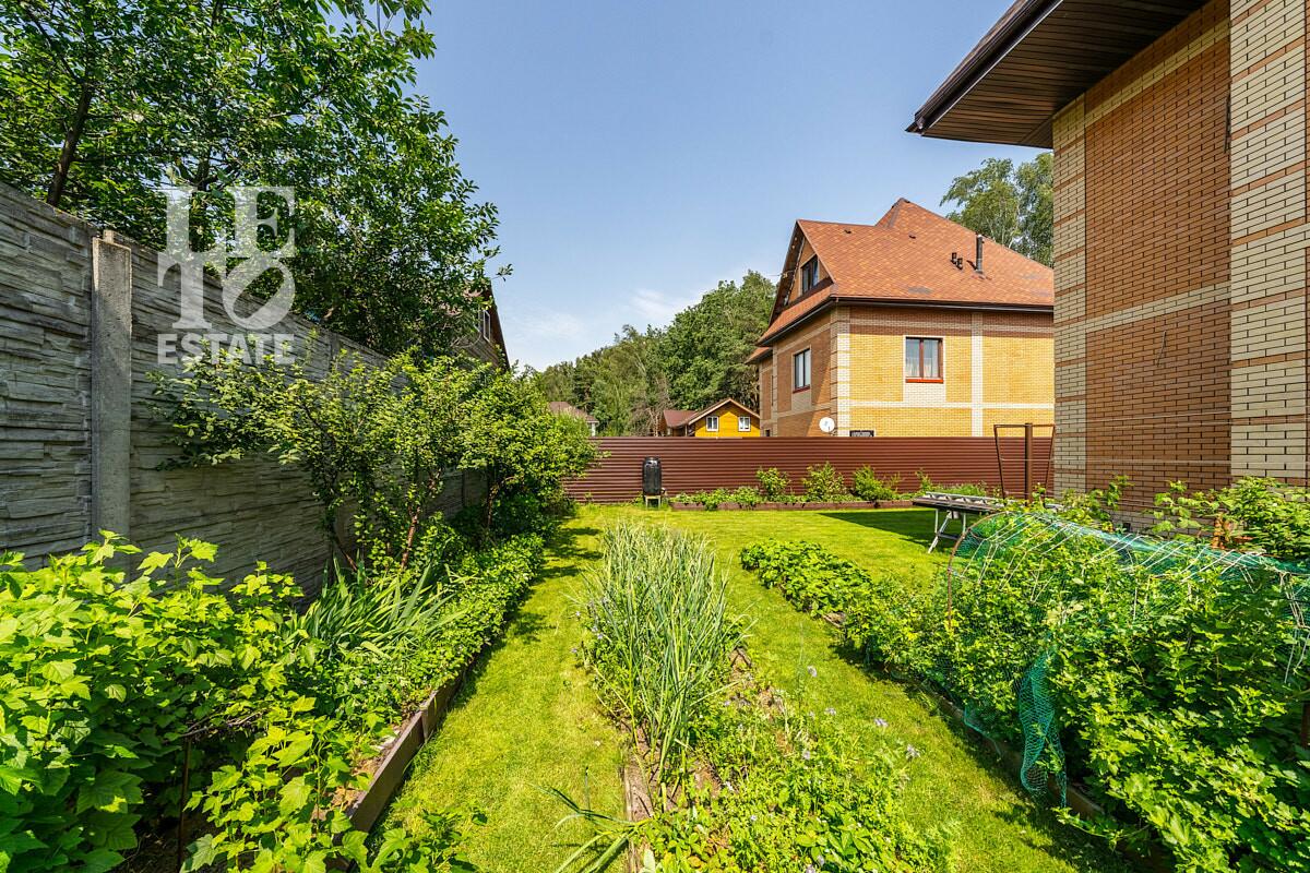 2-этажный коттедж 300.2 м² без отделки