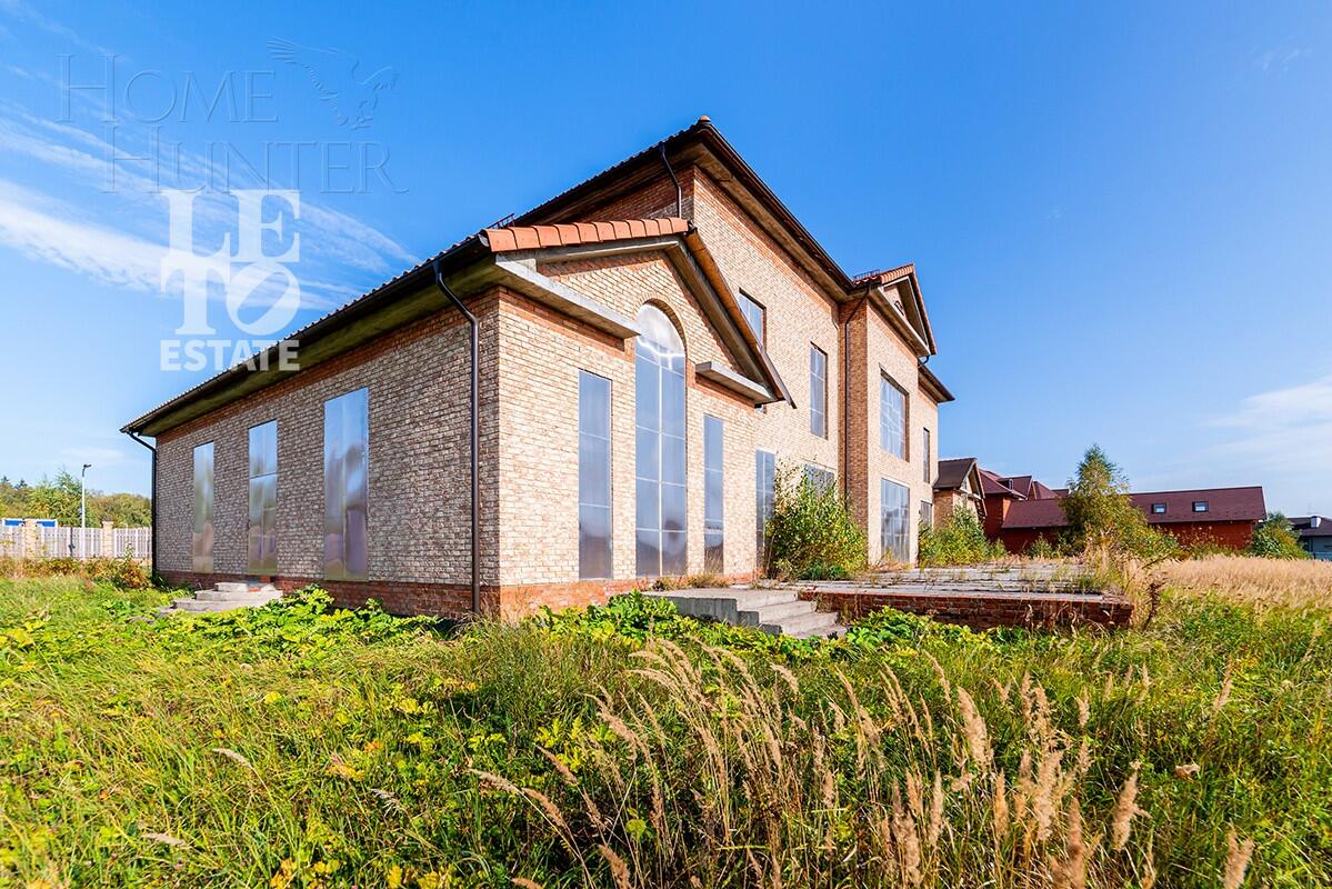 2-этажный коттедж 1 050 м² без отделки