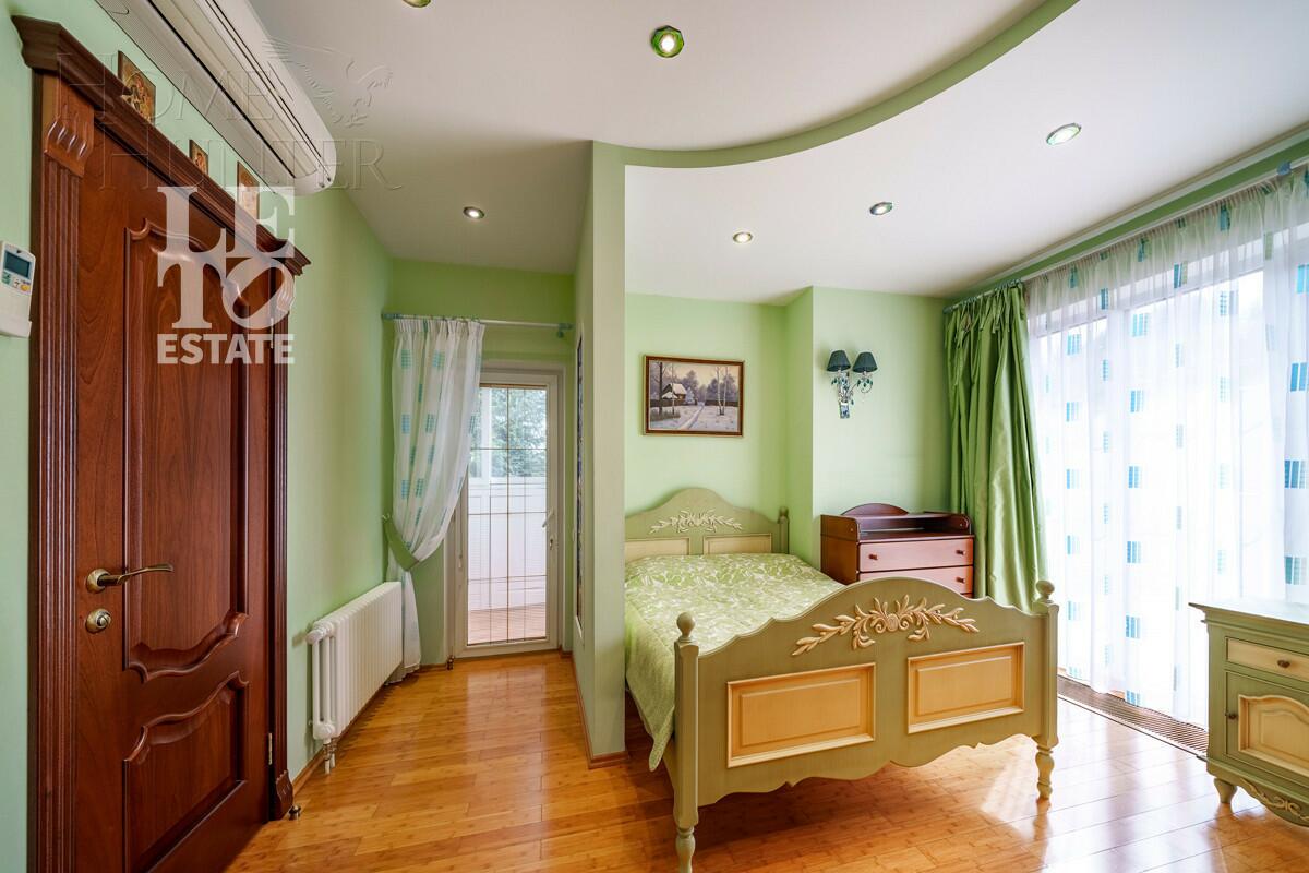 3-этажный коттедж 384.4 м² с отделкой