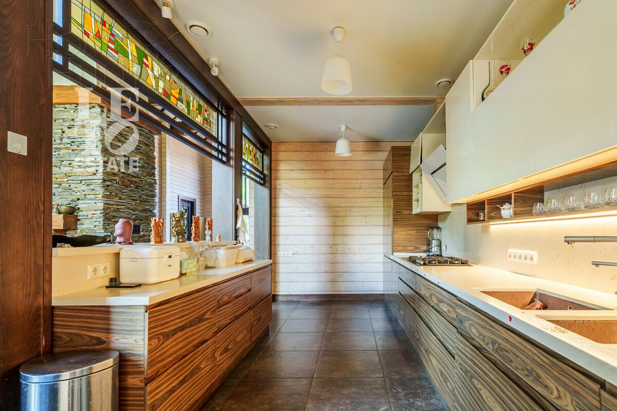 2-этажный коттедж 600 м² с отделкой