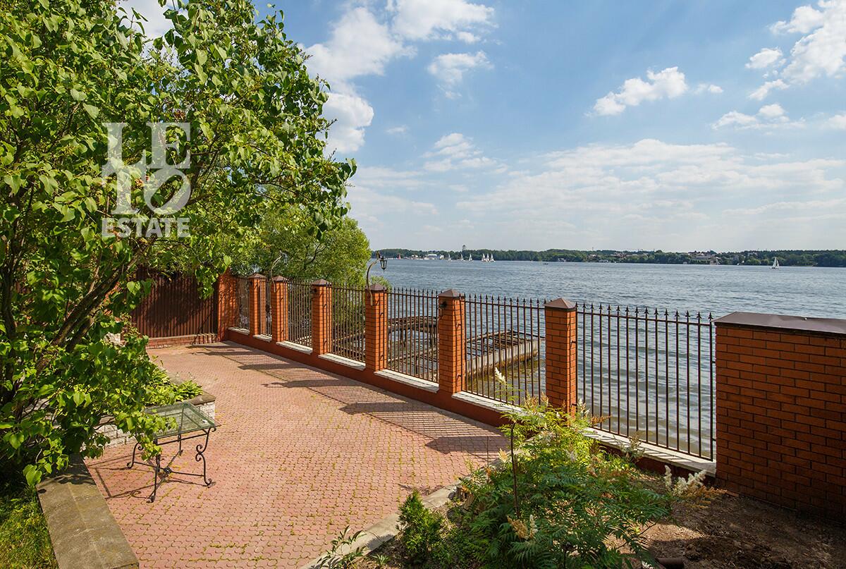 3-этажный коттедж 406 м² с отделкой